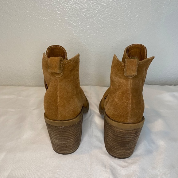 Steven Madden Sharini Suede Cut Out Boot Women's  Size 9.5--0106 - Picture 5 of 9